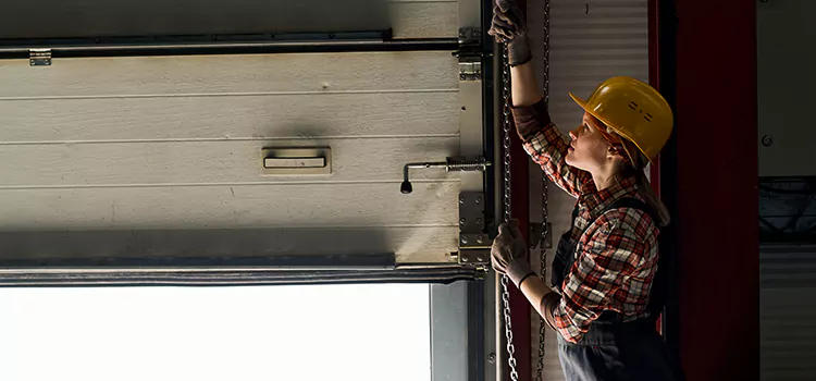 Addressing Common Garage Door Stoppage Issues in Union Hill-Novelty Hill, WA